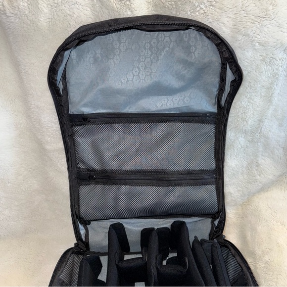 HEX® RANGER CLAMSHELL BLACK DSLR BACKPACK - Picture 12 of 16